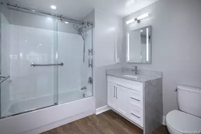 1100 Avalon Street #S1420, Glen Cove, NY 11542 - Photo 12