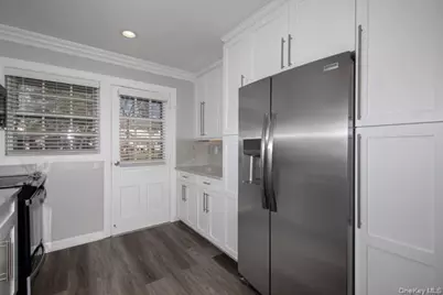 97 Carole #12-6B, Massapequa, NY 11758 - Photo 4