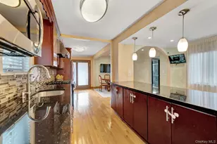 188-14 McLaughlin Ave, Hollis, NY 11423 - Photo 12