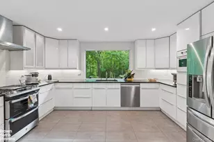 383 254th St, Bronx, NY 10471 - Photo 24