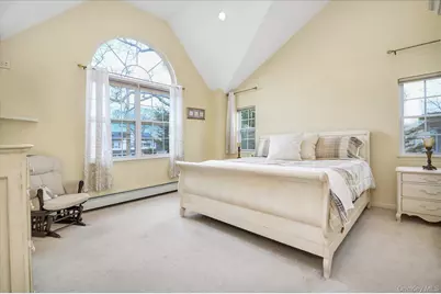 14 Donna Place, East Islip, NY 11730 - Photo 18