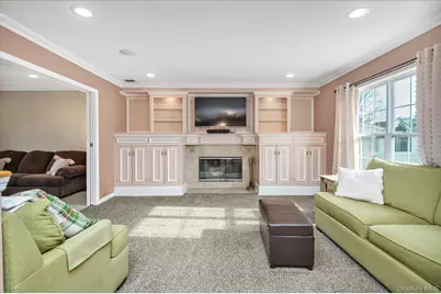 14 Donna Place, East Islip, NY 11730 - Photo 8