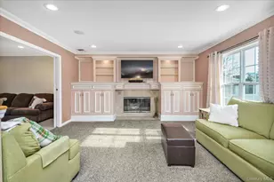 14 Donna Pl, East Islip, NY 11730 - Photo 8