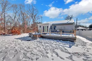 77 Baybright Dr, Shirley, NY 11967 - Photo 18