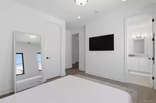 9 Sequoia Cir, Manhasset, NY 11030 - Photo 20