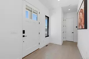 9 Sequoia Cir, Manhasset, NY 11030 - Photo 4