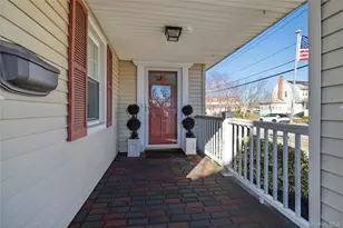 29 Norwich Ave, Lynbrook, NY 11563 - Photo 4