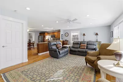 29 Norwich Avenue, Lynbrook, NY 11563 - Photo 16