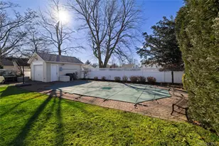 29 Norwich Ave, Lynbrook, NY 11563 - Photo 28