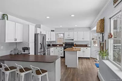 33 Randall Road, Wading River, NY 11792 - Photo 6