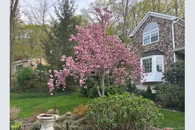 6 Sandy Hollow Road, Centerport, NY 11721 - Photo 4