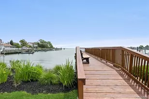 100 Baker Ct, Island Park, NY 11558 - Photo 6