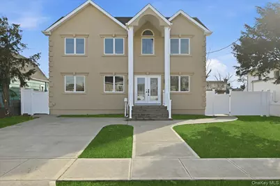 1050 Hastings Street, Baldwin, NY 11510 - Photo 2