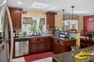 815 Iris Pl, West Hempstead, NY 11552 - Photo 8