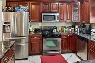 815 Iris Pl, West Hempstead, NY 11552 - Photo 6