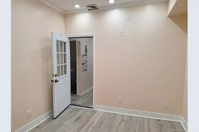 16718 Hillside Avenue #2nd floor, Jamaica, NY 11432 - Photo 8