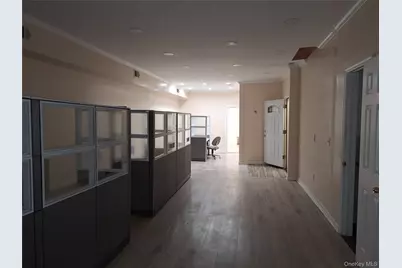 16718 Hillside Avenue #2nd floor, Jamaica, NY 11432 - Photo 2