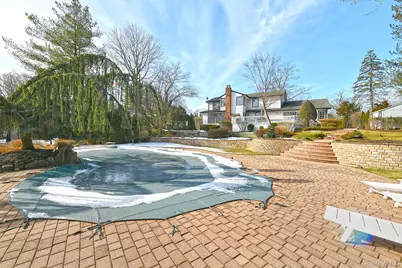 17 Susan Lane, Dix Hills, NY 11746 - Photo 32