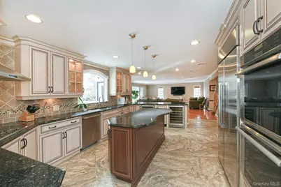 17 Susan Lane, Dix Hills, NY 11746 - Photo 8