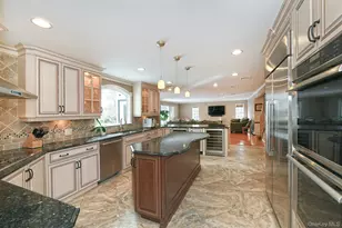 17 Susan Ln, Dix Hills, NY 11746 - Photo 8