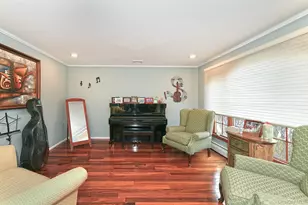 17 Susan Ln, Dix Hills, NY 11746 - Photo 14