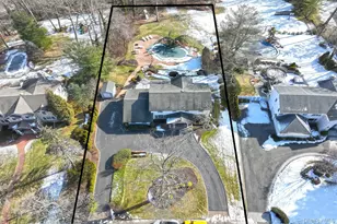 17 Susan Ln, Dix Hills, NY 11746 - Photo 36