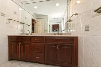 17 Susan Lane, Dix Hills, NY 11746 - Photo 22