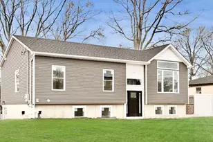 10 Amarr Dr, Shirley, NY 11967 - Photo 2