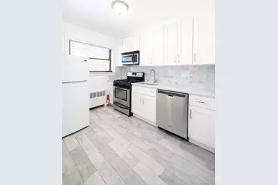 7535 217 Street #287A, Oakland Gardens, NY 11364 - Photo 4