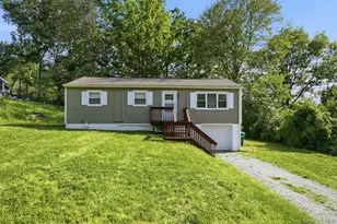 22 W Marshall Dr, Poughkeepsie, NY 12601 - Photo 2