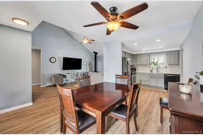 17 Groton Lane, Coram, NY 11727 - Photo 14