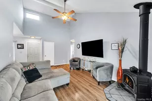 17 Groton Ln, Coram, NY 11727 - Photo 12