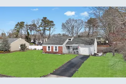 17 Groton Lane, Coram, NY 11727 - Photo 4