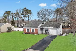 17 Groton Ln, Coram, NY 11727 - Photo 4