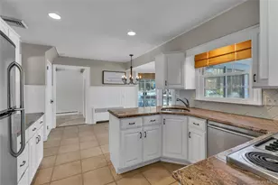 7 Flamingo Dr, Smithtown, NY 11787 - Photo 6