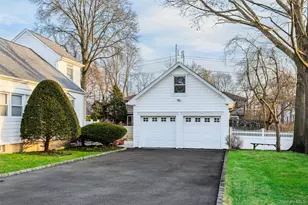 64 Smith St, Greenlawn, NY 11740 - Photo 4