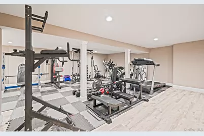 665 Mount Sinai Coram Road, Mount Sinai, NY 11766 - Photo 28