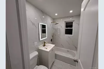 2819 Schurz Avenue, Bronx, NY 10465 - Photo 1