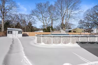 105 Greenport Avenue, Medford, NY 11763 - Photo 20