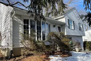 35 Lincoln Pl, White Plains, NY 10603 - Photo 2