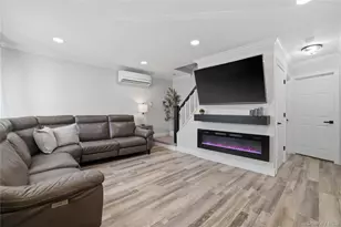 215 Monroe St, Franklin Square, NY 11010 - Photo 4