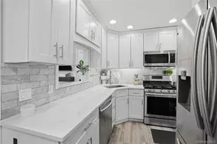 215 Monroe St, Franklin Square, NY 11010 - Photo 8