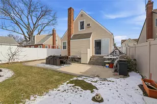 215 Monroe St, Franklin Square, NY 11010 - Photo 22