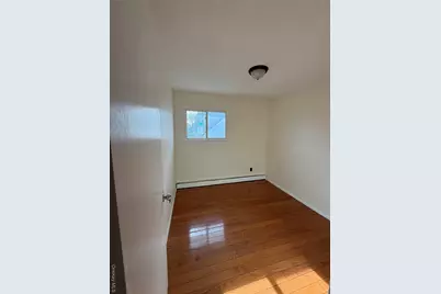 97 Arlington Avenue, Valley Stream, NY 11580 - Photo 10