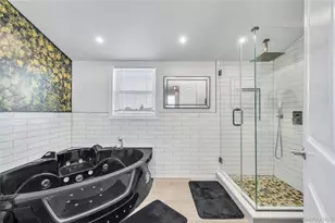 19 Radburn Dr, Commack, NY 11725 - Photo 14