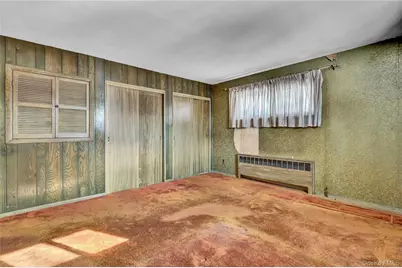 94 Joan Court, Elmont, NY 11003 - Photo 22