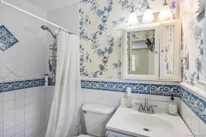 [Address not provided], Bayside, NY 11361 - Photo 16