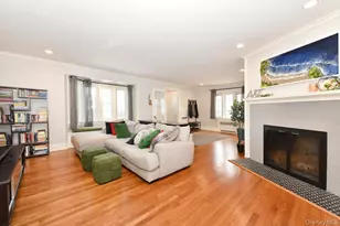 62 Hudson Rd, Floral Park, NY 11001 - Photo 8