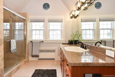 62 Hudson Road, Floral Park, NY 11001 - Photo 22