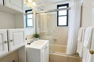 1558 Unionport Rd, Bronx, NY 10462 - Photo 6